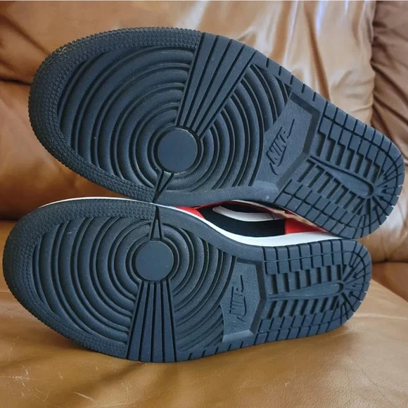 AIR JORDAN: 1 Mid ‘Infrared 23’ Sneakers 100% Authentic - Picture 6 of 8